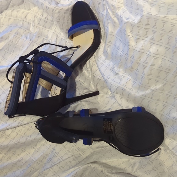 Shoes - Picture 2 of 3